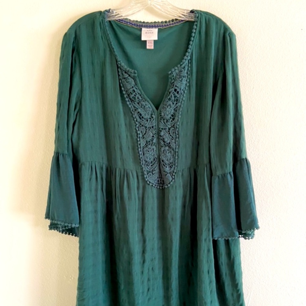 Know Rose V Neck Front Lace Dress